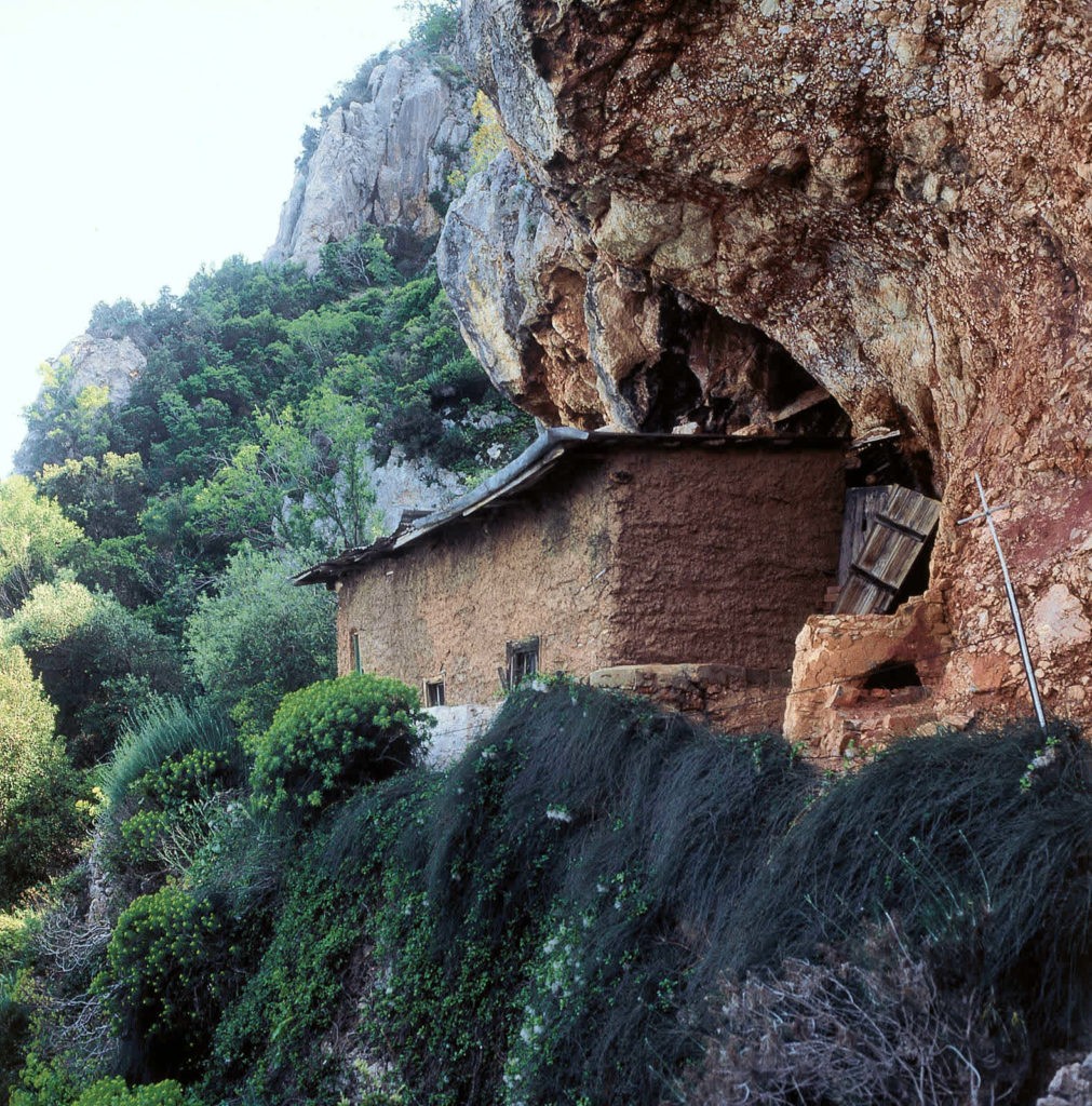 Пещеры рядом со Скитой Святой Анны (малый)