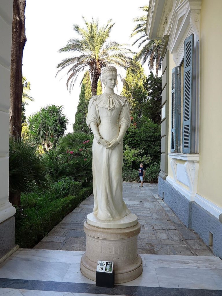 Статуя Сисси. Дворец Ахиллеон. Корфу