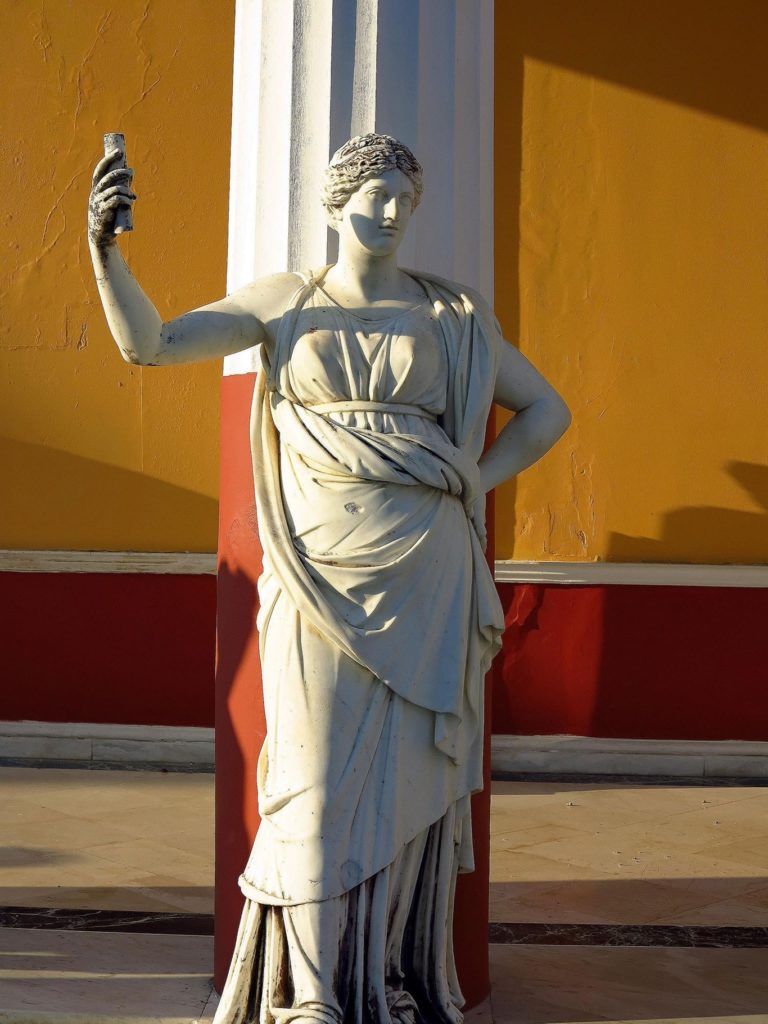 Статуя. Дворец Ахиллеон. Корфу